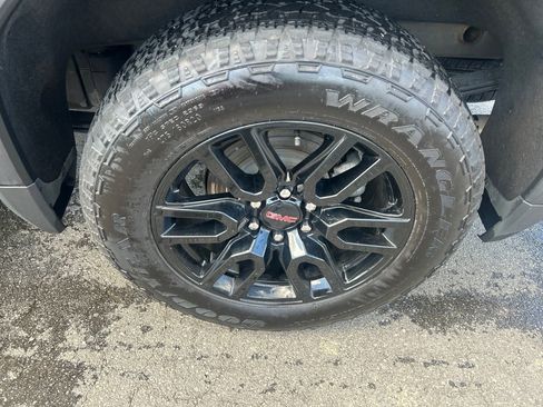 Used 2024 GMC Sierra 1500 Elevation w/ Elevation Premium Package AWD/4WD image 10