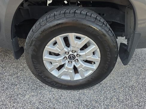 Certified 2022 Nissan Frontier SV RWD image 14