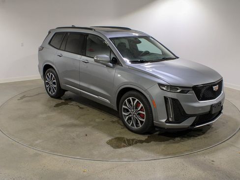 Used 2024 Cadillac XT6 Sport image 7