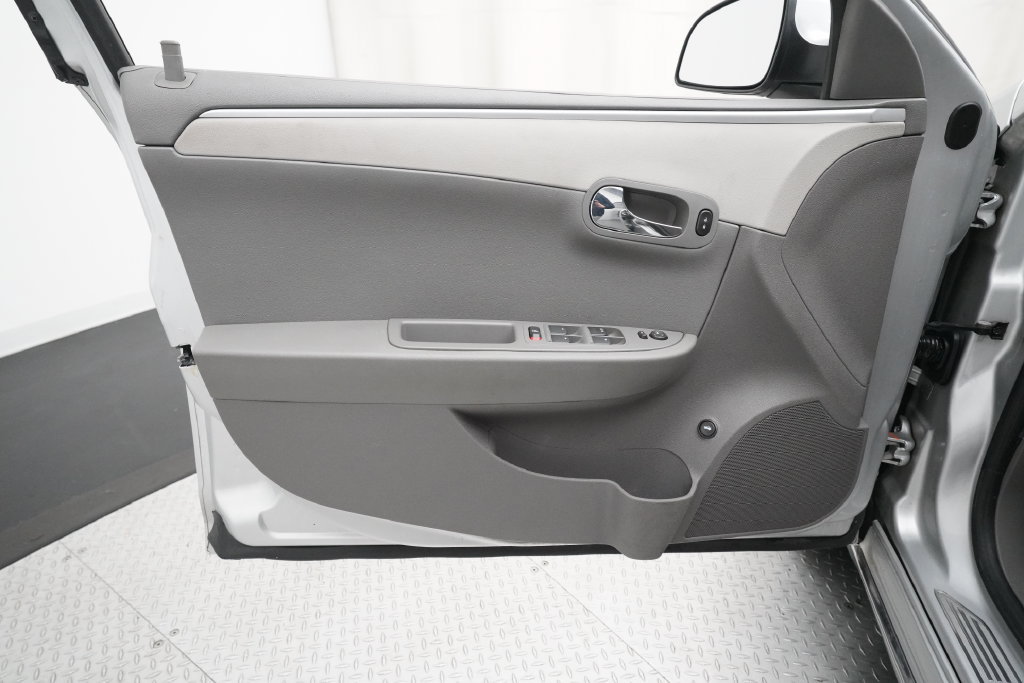 Used 2010 Chevrolet Malibu Hybrid FWD image 25
