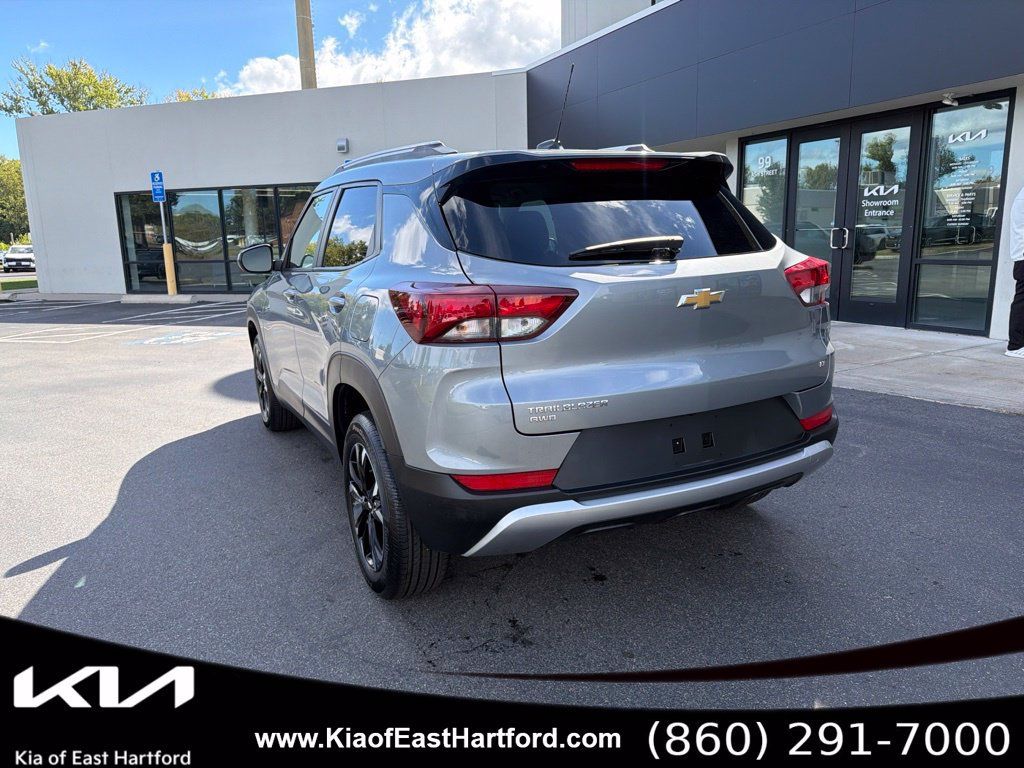 Used 2023 Chevrolet TrailBlazer LT w/ Convenience Package AWD/4WD image 10
