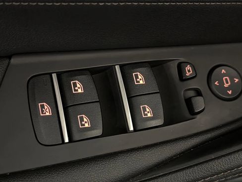 Used 2023 BMW 530e w/ M Sport Package image 13