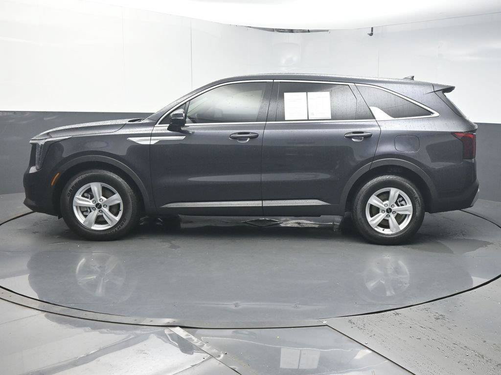Used 2026 Kia Sorento LX FWD image 5