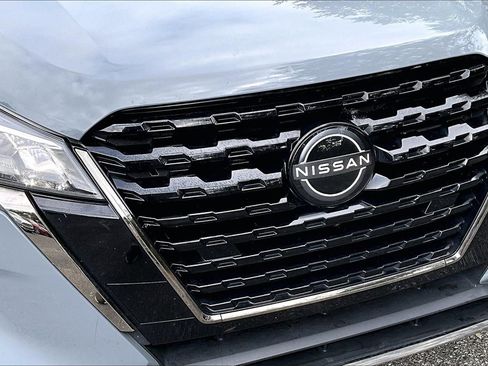 Used 2023 Nissan Kicks SR image 30