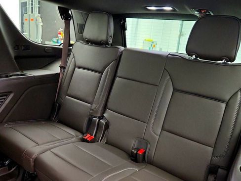Used 2024 GMC Yukon Denali w/ Denali Reserve Package image 23