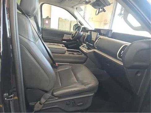 Certified 2025 Ford Expedition Active AWD/4WD image 2