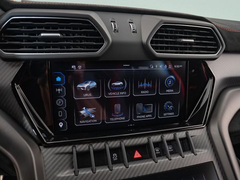 Used 2024 Lamborghini Urus Performante AWD/4WD image 16