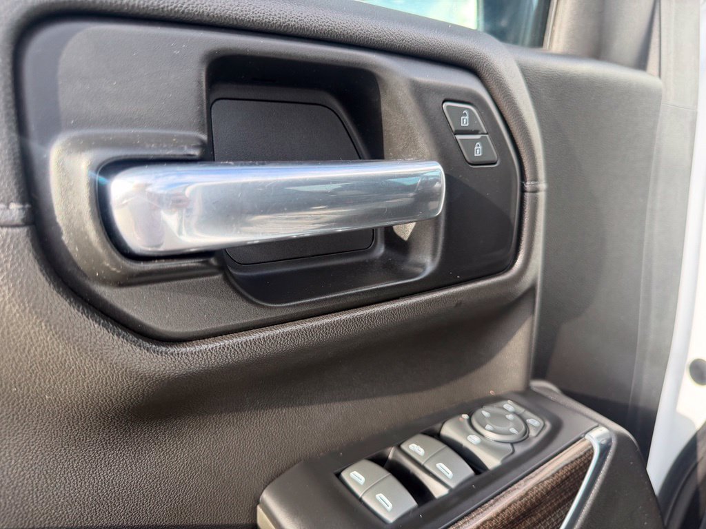 Used 2019 Chevrolet Silverado 1500 LT w/ All-Star Edition AWD/4WD image 21