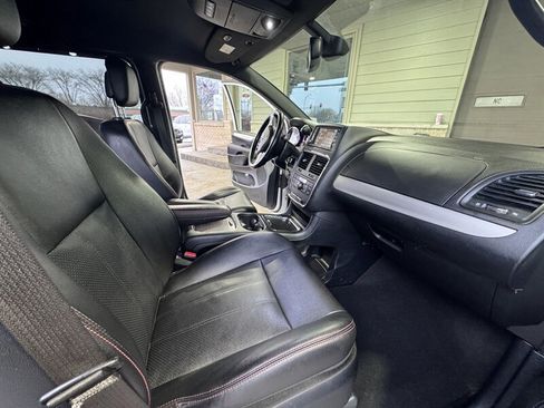Used 2020 Dodge Grand Caravan GT image 16