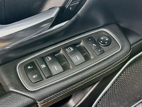 Used 2022 RAM 1500 Laramie AWD/4WD image 25