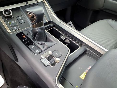 Used 2024 Lexus GX 550 w/ Accessory Package (2T) AWD/4WD image 22