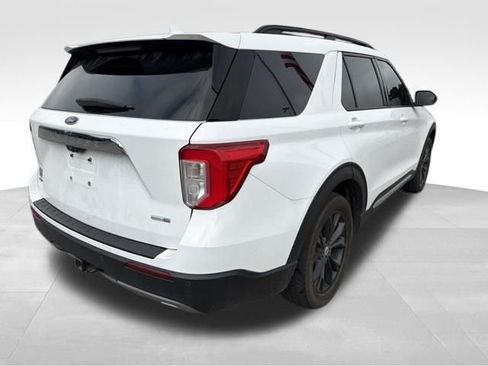 Used 2020 Ford Explorer XLT w/ Equipment Group 202A AWD/4WD image 3
