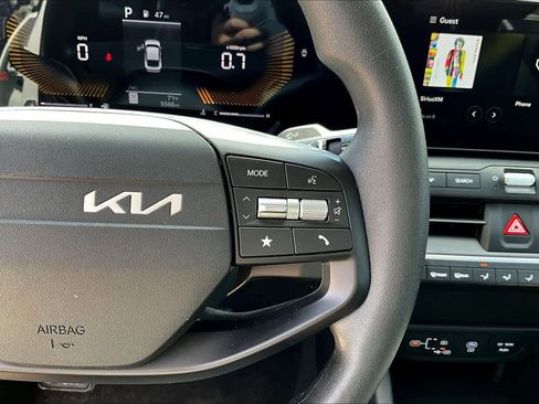 Certified 2025 Kia K4 LXS image 23