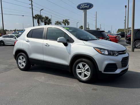 Used 2022 Chevrolet Trax LS w/ Tint and Cruise Package image 2