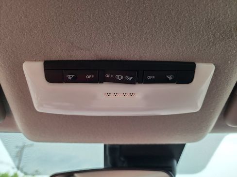 Used 2022 Nissan Versa S FWD image 35