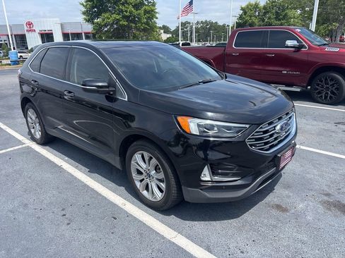 Used 2019 Ford Edge Titanium w/ Equipment Group 301A FWD image 2