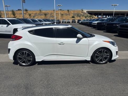 Used 2016 Hyundai Veloster Turbo w/ Option Group 04 FWD image 7