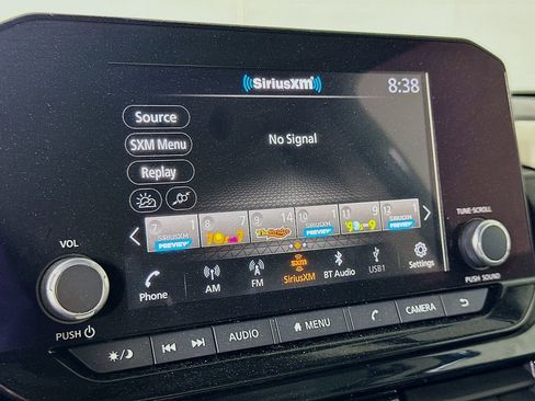 Used 2023 Nissan Pathfinder SV AWD/4WD image 28