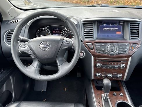 Used 2018 Nissan Pathfinder Platinum image 37