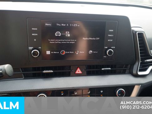 Used 2024 Kia Sportage LX image 9