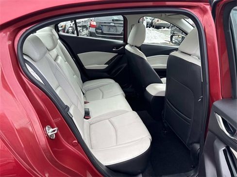 Used 2018 MAZDA MAZDA3 Grand Touring w/ Premium Equipment Package image 11