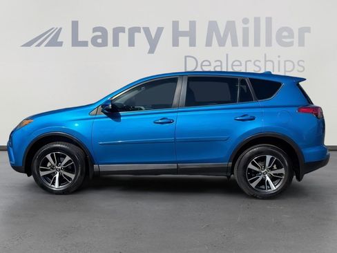 Used 2018 Toyota RAV4 XLE w/ Protection Package FWD image 2