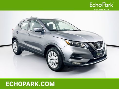 Used 2022 Nissan Rogue Sport SV image 1
