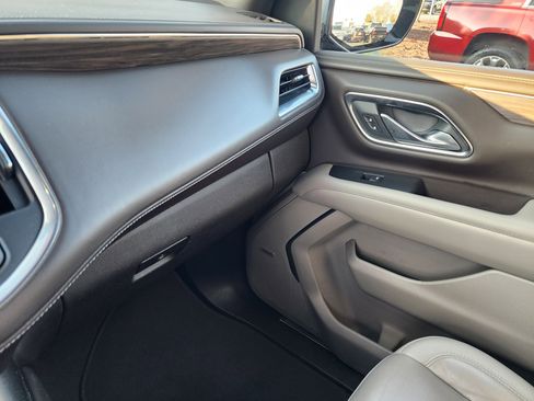 Used 2021 Chevrolet Suburban Z71 w/ Z71 Off-Road Package image 36