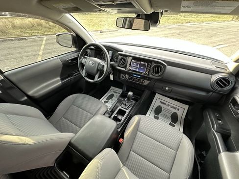 Used 2023 Toyota Tacoma TRD Sport image 11