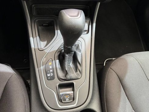 Used 2020 Jeep Cherokee Latitude FWD image 23
