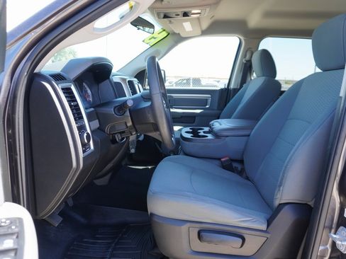 Used 2019 RAM 1500 Classic SLT image 7