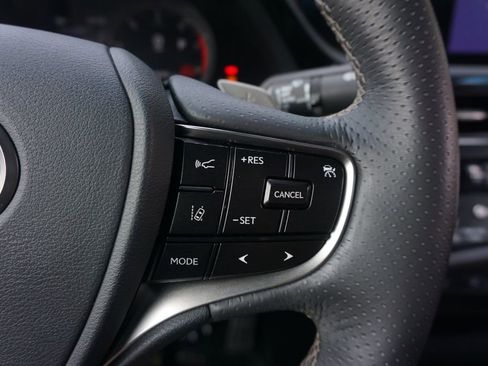 Used 2023 Lexus ES 350 F Sport w/ Accessory Package (Z2) FWD image 9