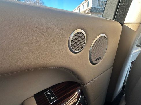 Used 2017 Land Rover Range Rover HSE image 25