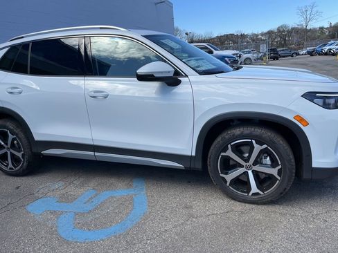 New 2026 Volkswagen Tiguan SE image 9