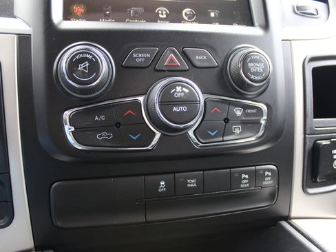 Used 2017 RAM 1500 Big Horn image 29