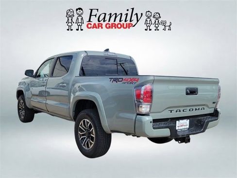 Used 2022 Toyota Tacoma TRD Sport w/ TRD Premium Sport Package AWD/4WD image 6