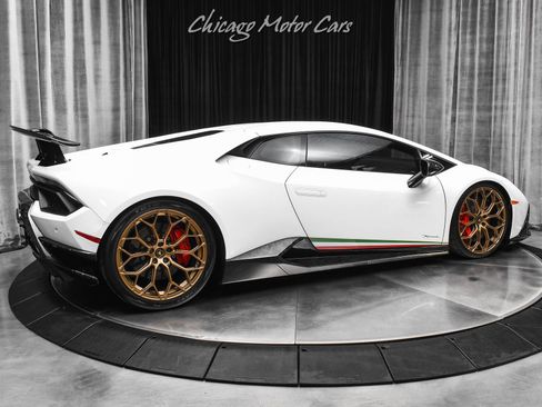 Used 2018 Lamborghini Huracan Performante AWD/4WD image 5