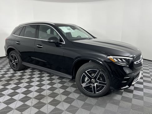 Used 2026 Mercedes-Benz GLC 300 4MATIC image 2