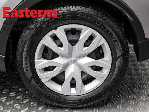 Used 2020 Toyota C-HR LE image 8