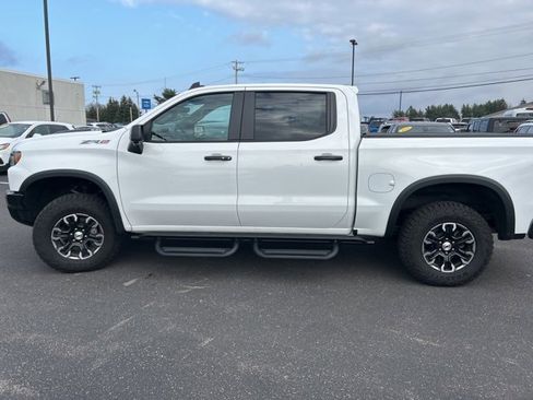 Used 2025 Chevrolet Silverado 1500 ZR2 image 4