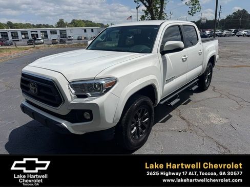 Used 2022 Toyota Tacoma SR5 w/ Technology Package RWD image 1