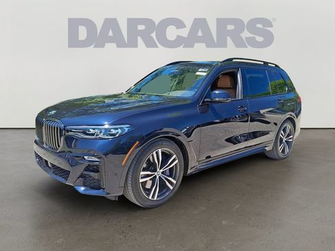 Used 2022 BMW X7 xDrive40i w/ M Sport Package AWD/4WD image 3