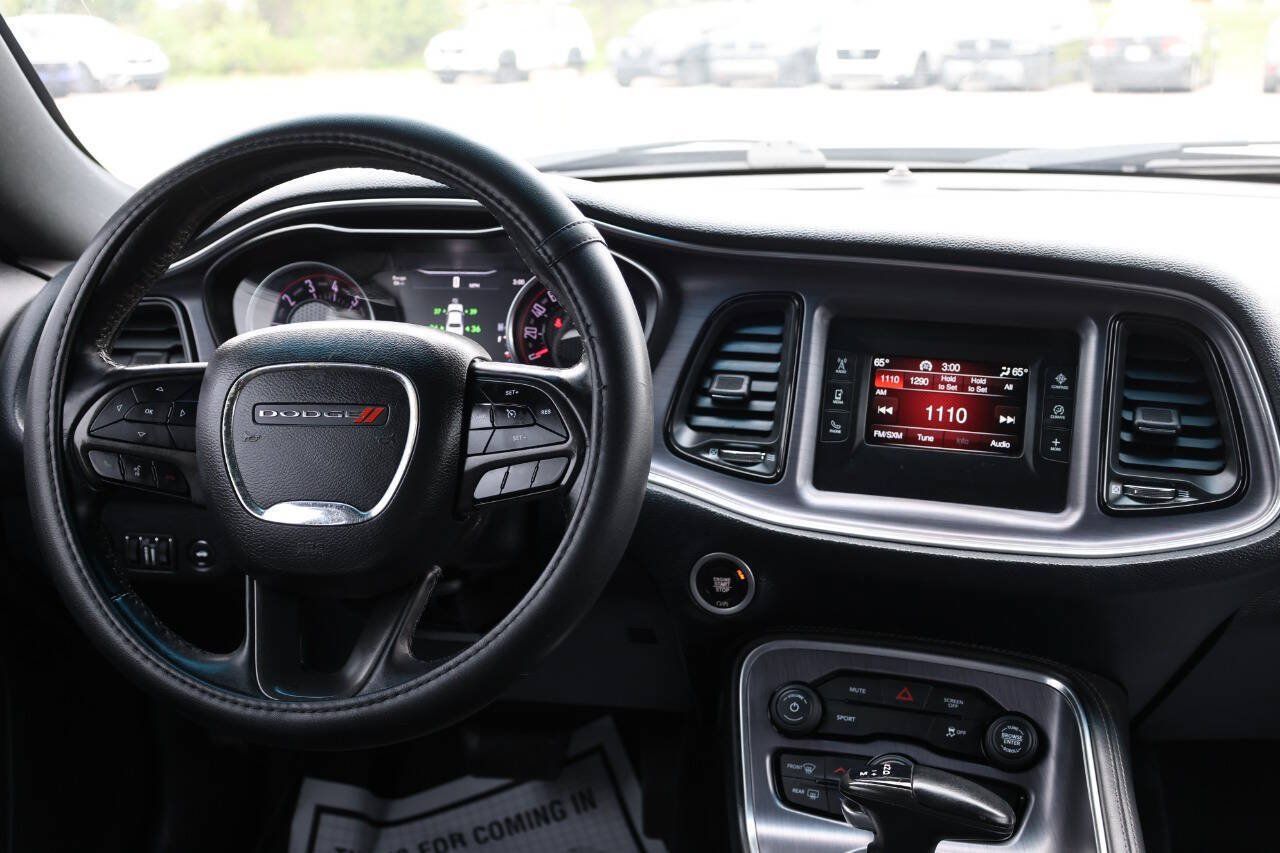 Used 2017 Dodge Challenger R/T RWD image 20