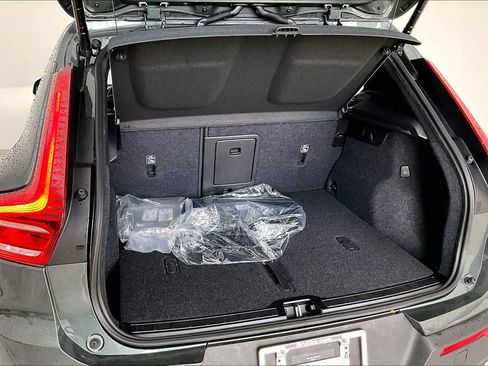 New 2026 Volvo XC40 B5 Plus w/ Climate Package AWD/4WD image 39