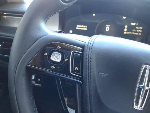Used 2023 Lincoln Aviator AWD w/ Premium Package image 20