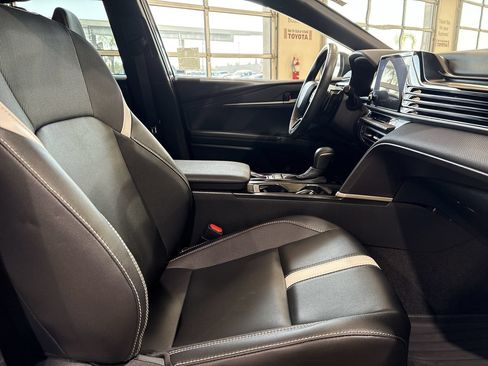 Used 2025 Toyota Camry SE w/ Convenience Package FWD image 25