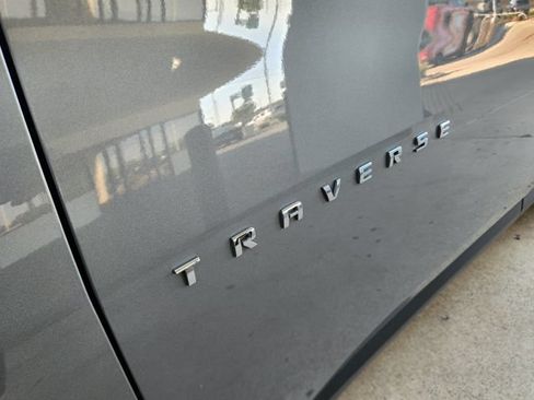 Used 2023 Chevrolet Traverse LT FWD image 10