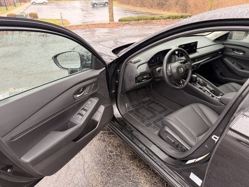 Used 2025 Honda Accord EX-L image 11