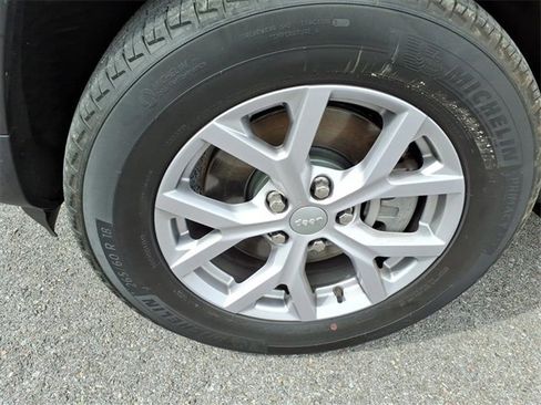 Used 2022 Jeep Grand Cherokee L Limited w/ Trailer Tow Group (B) image 10