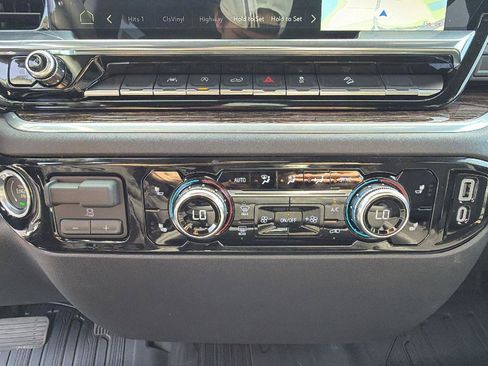 New 2026 GMC Sierra 1500 SLE image 24